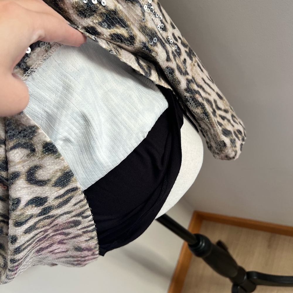 Sequined leopard top ✨ 🐆 - Picture 10 of 12